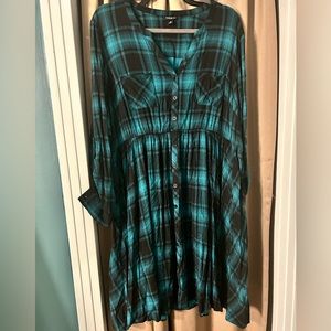 Plaid dress with POCKETS!